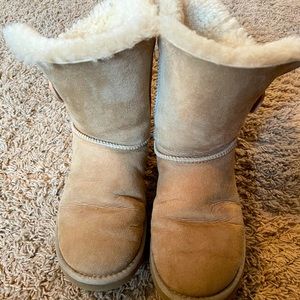 Size 8 Bailey Button Chestnut Ugg Boots